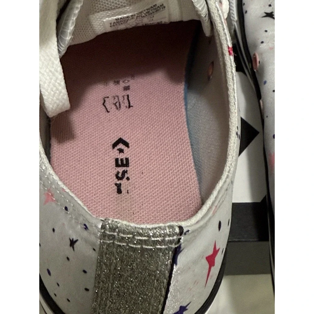 Converse‎ Juniors Girl's Stars Multicolor Sneakers Size 6